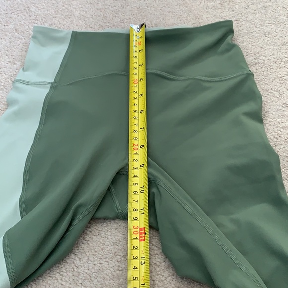 Lululemon Crop - Picture 9 of 15